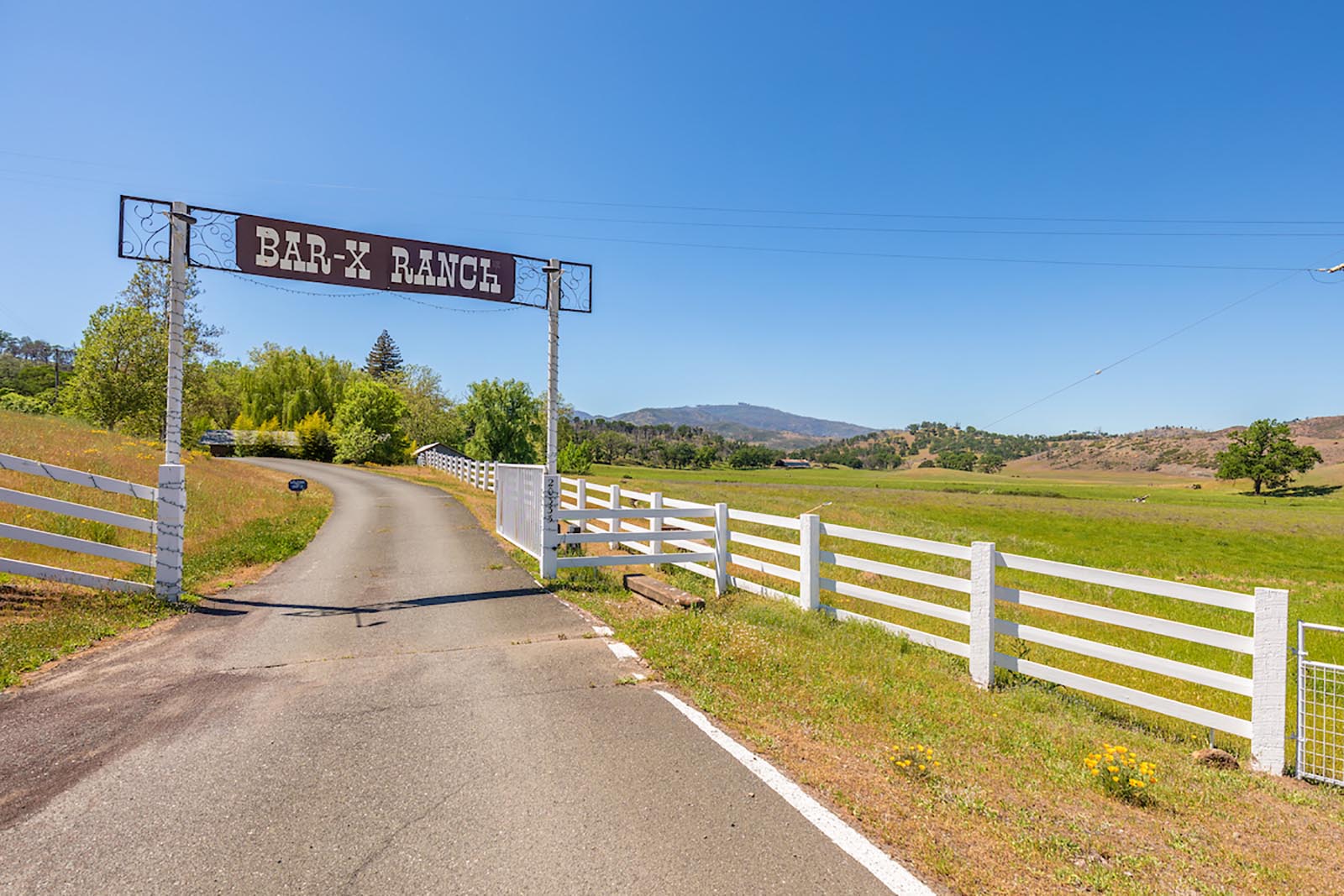 Bar x ranch lake house